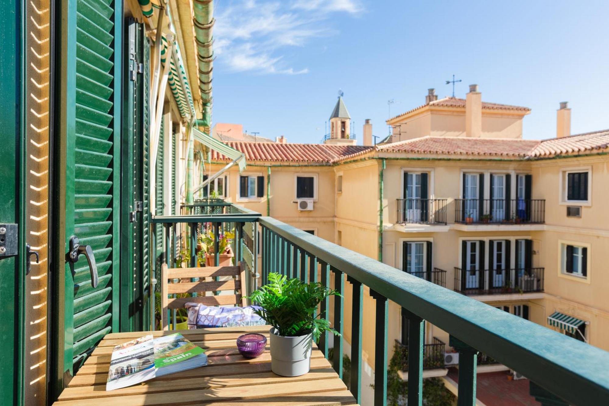 Appartamento Centro Ii: And Bright With Balconies